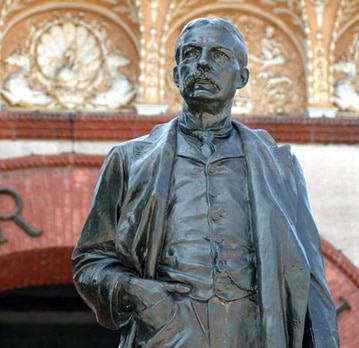 Statue of Henry Flagler, at entrance to Flagler College